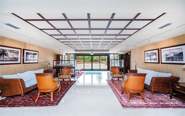 Foto del edificio - 151 Crandon Blvd