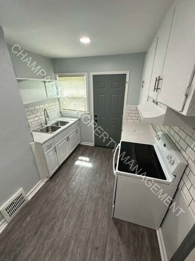 Foto del edificio - 5400 Swope Pkwy