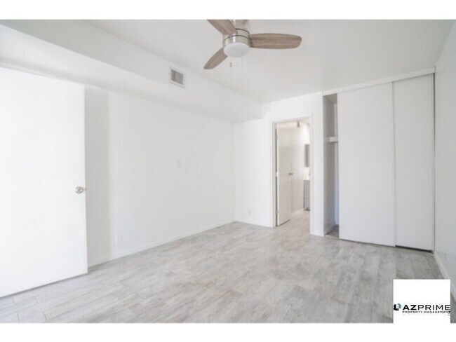 Building Photo - Experience Unmatched Comfort and Style in ...