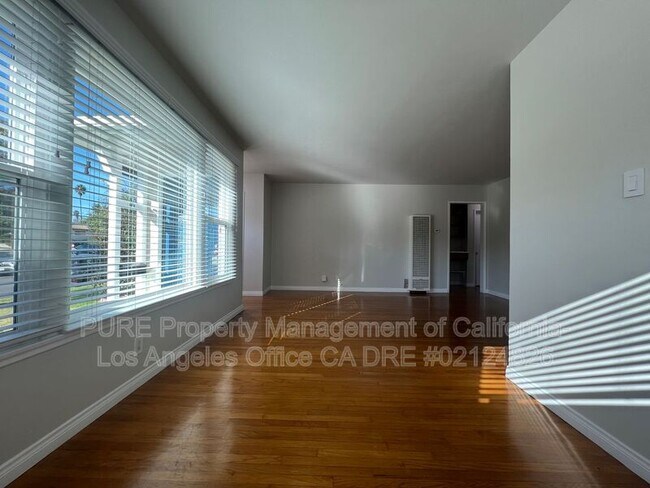 Foto del edificio - 22106 Redbeam Ave