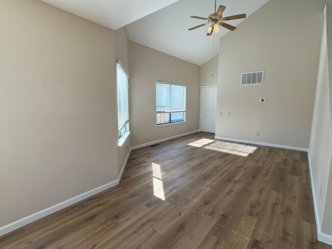 Foto del edificio - Beautifully Updated 3 Bed 2 Bath House in ...