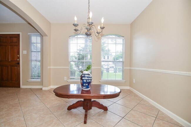Foto del edificio - 4915 Carrington Ct