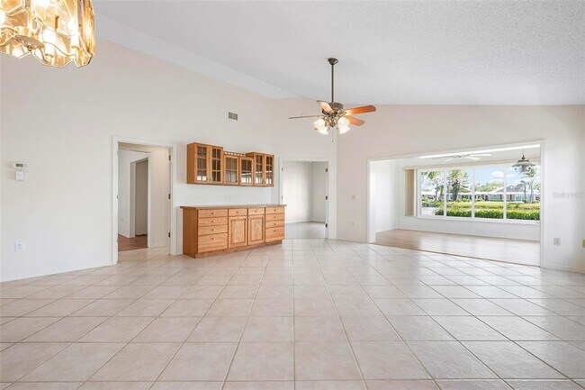 Foto del edificio - 799 Harrington Lake Dr N