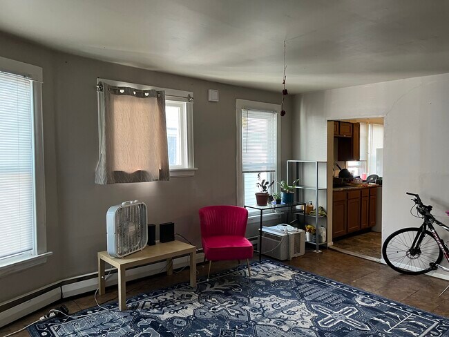 Foto del edificio - 403 E Johnson St