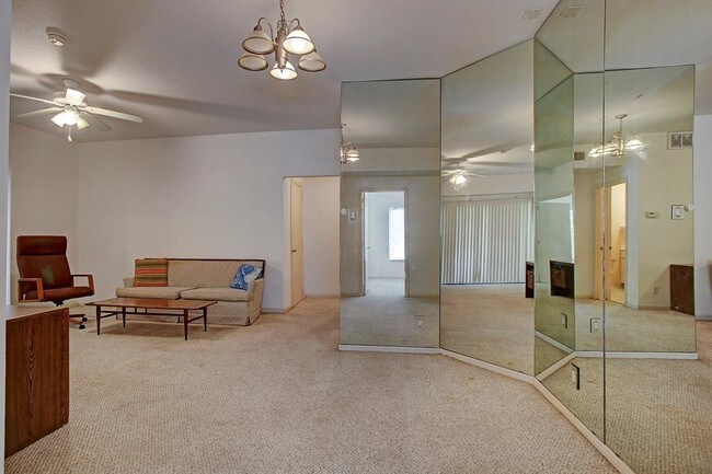 Foto del edificio - 2207 S Braeswood Blvd