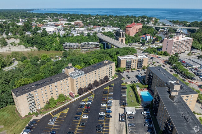 Aerial - Lakewood Cliffs Apartments