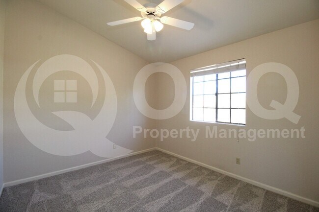 Foto del edificio - 3516 E Windsong Dr