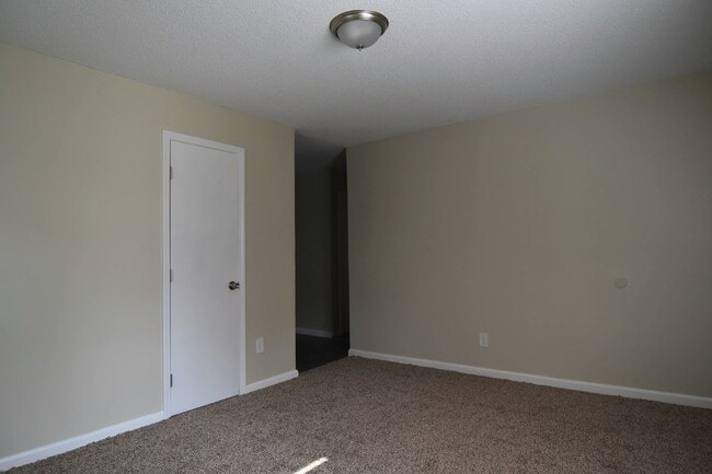 Building Photo - 4551 Sunny View Dr