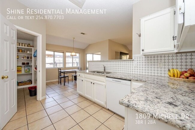 Building Photo - 1809 Michele Dr