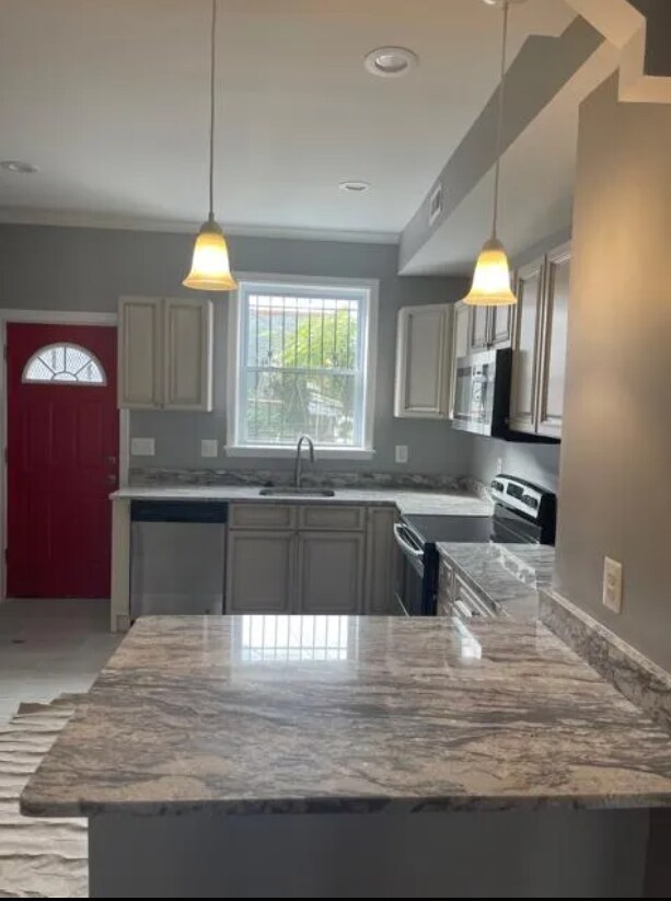 Foto principal - 1608 N Milton Ave