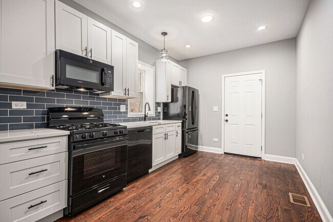 Foto del edificio - 1702 N Meade Ave