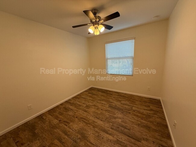 Building Photo - 36812 Yellowstone Dr