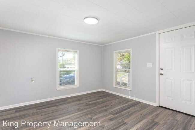 Building Photo - 2 br, 1 bath House - 201 Moore Street