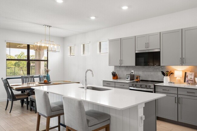 Building Photo - 5892 SE Sky Blue Cir