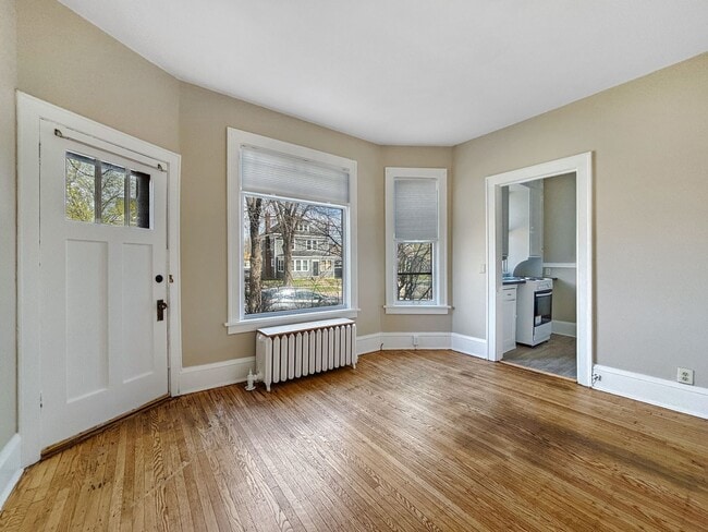 Building Photo - 1019 W 31st St