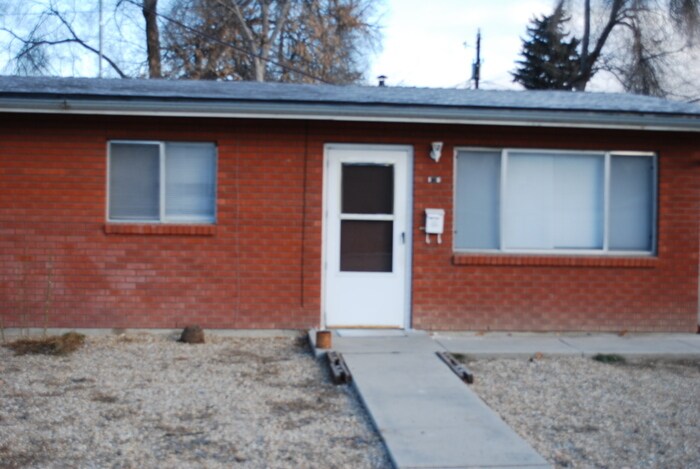 Primary Photo - Charming Duplex Unit Near NNU!
