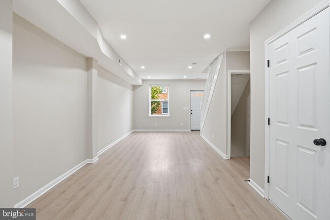 Building Photo - 2710 Mura St