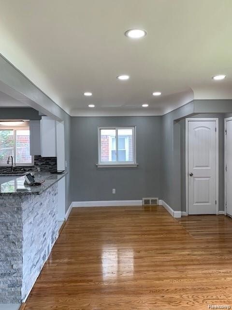 Foto del edificio - 15760 Greenfield Rd