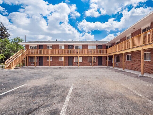 Foto del edificio - 593 Riverview Dr