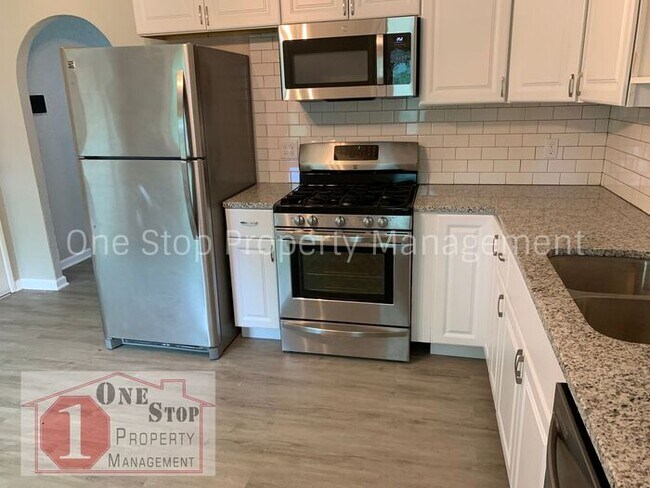 Foto del edificio - Beautiful 3 Bedroom 1 Bathroom Ranch Home ...