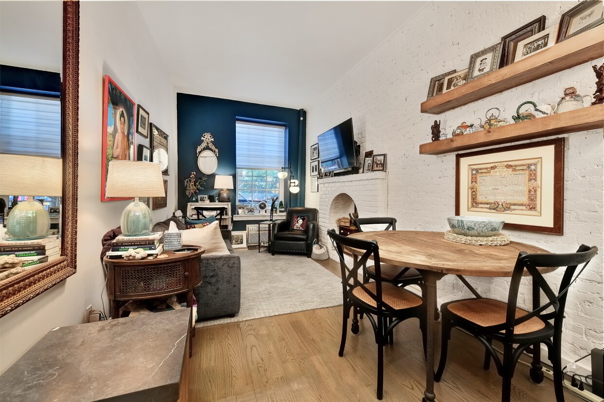 Primary Photo - Pre War Charm in Chelsea