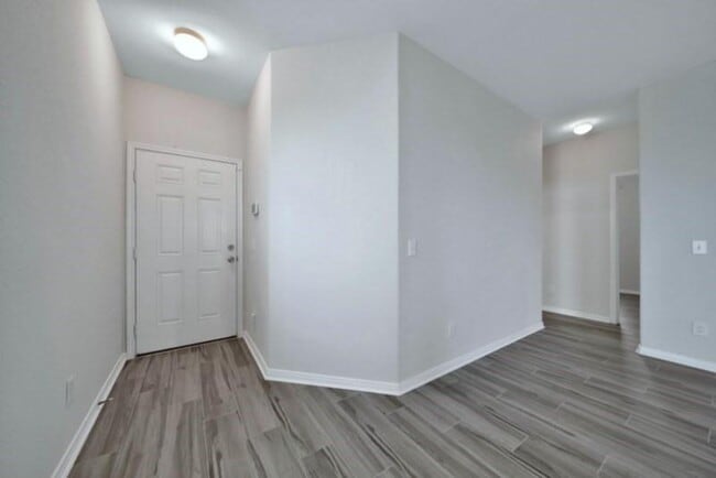 Building Photo - 2619 Skyview Silver Dr