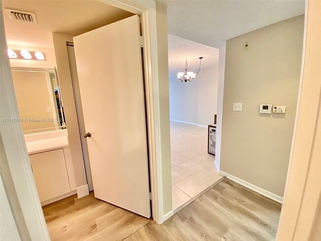 Building Photo - 9511 Weldon Cir