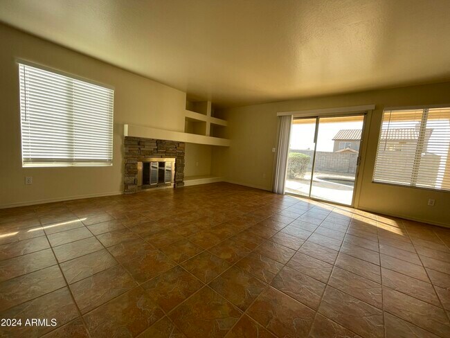 Building Photo - 1702 E Blackhawk Dr