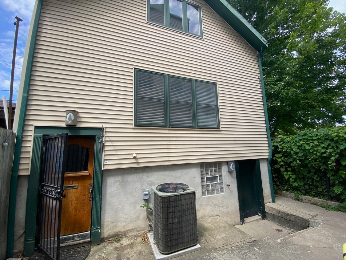 Foto principal - 2736 W Evergreen Avenue C
