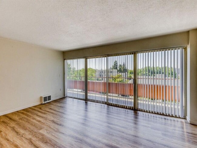 Building Photo - Irvington Apartments