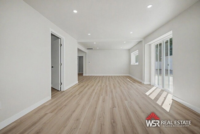 Foto del edificio - 3625 Everest Ave