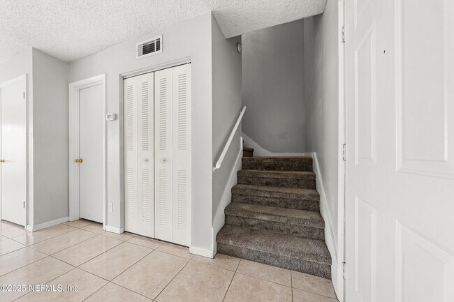 Foto del edificio - 303 Kettering Terrace