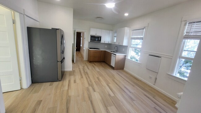 Building Photo - 2112 Ashby Ave