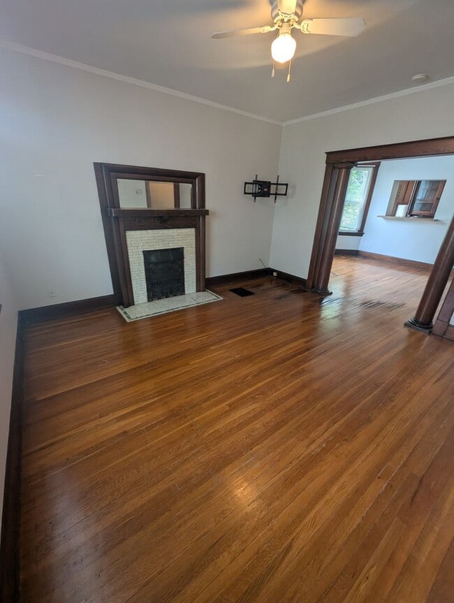 Building Photo - 3111 Linwood Ave