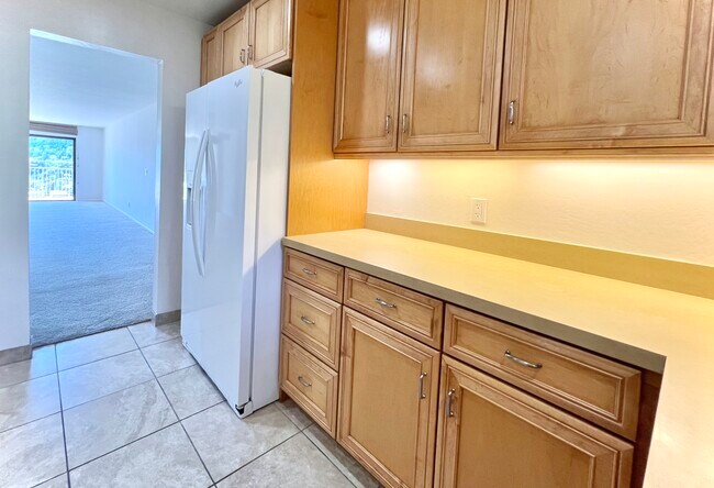 Building Photo - 565 Via Casitas