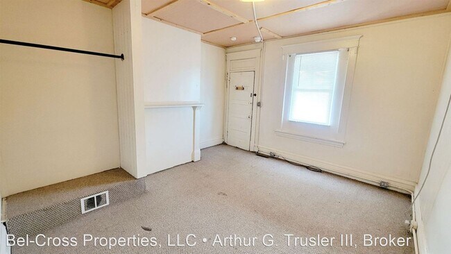 Building Photo - 3 br, 1.5 bath House - 709 Naomi St