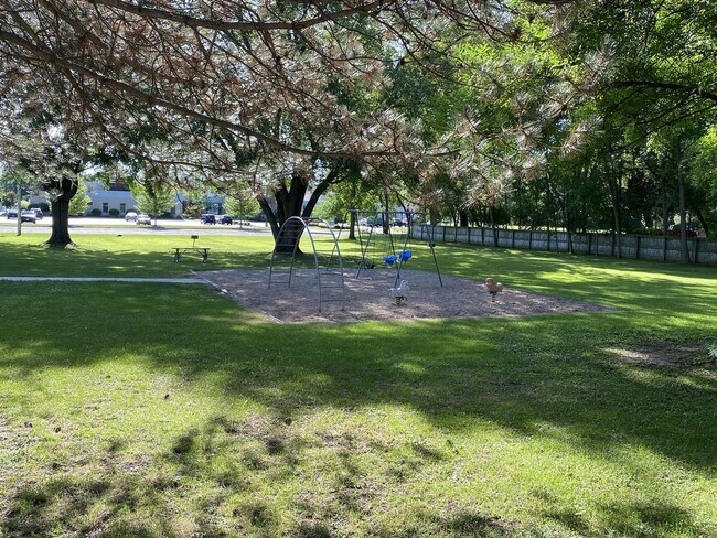 Foto del edificio - 120/130 Memorial Drive - A