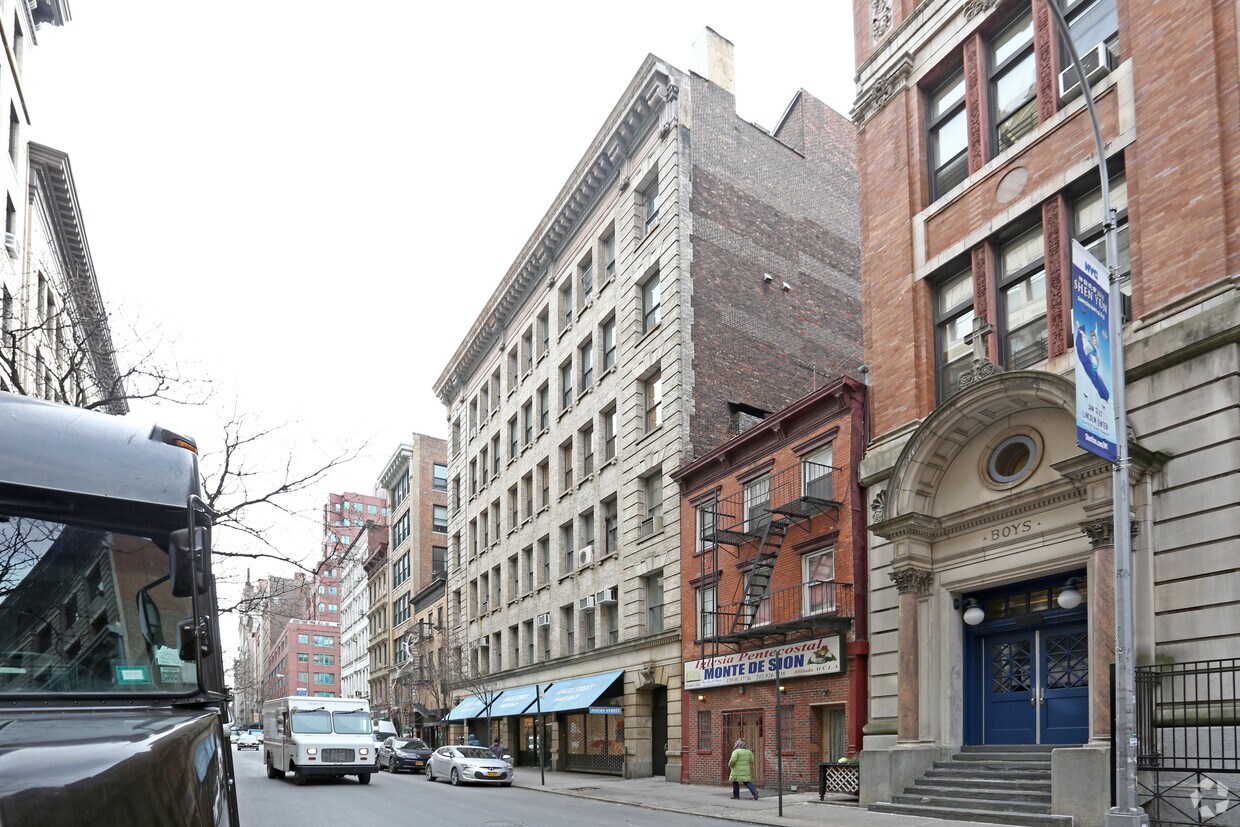 Foto principal - 114 W 17th St