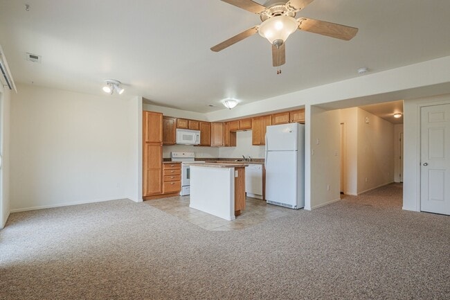 Building Photo - 2475 Theresea Ln