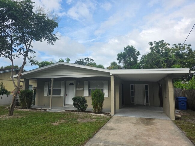 3 bedroom 2 Bath Single Family Home - 3 bedroom 2 Bath Single Family Home