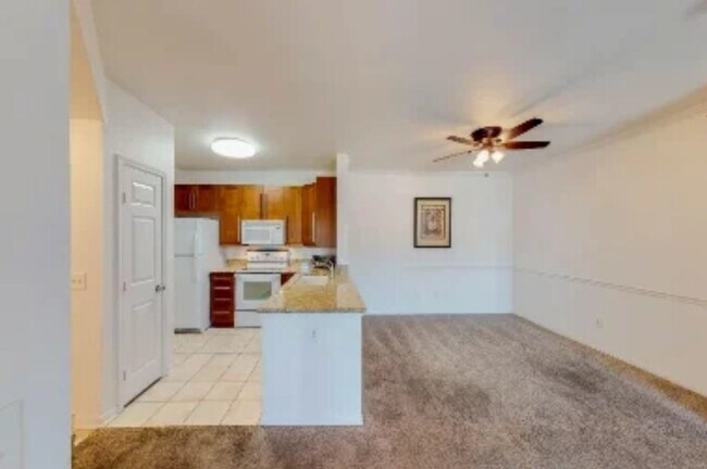 Building Photo - 701 Gibson Dr