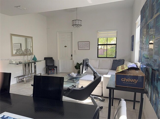 Building Photo - 180 SE 36th Ave