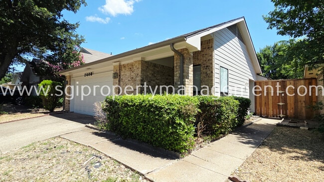 Building Photo - 2408 Centaurus Dr