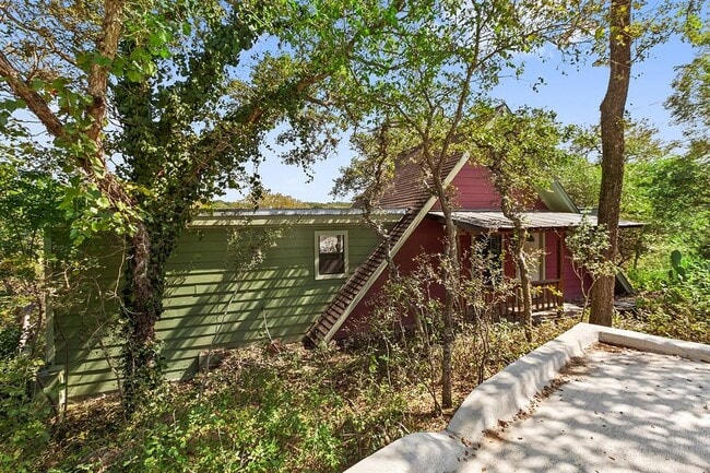 Building Photo - 4300 Stearn's Ln