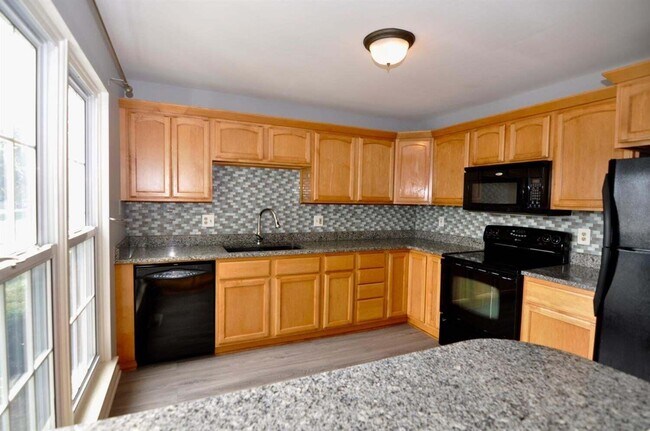 Building Photo - 3418 Burbank Dr
