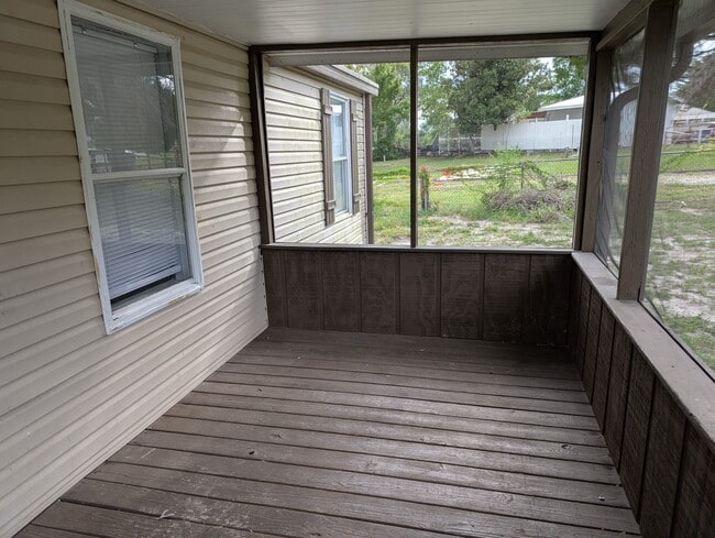 Building Photo - 26 Lake