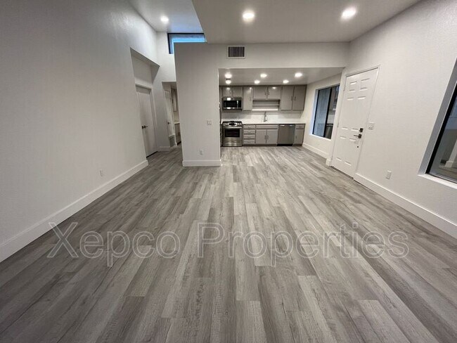 Building Photo - 41682 Aventine Ct