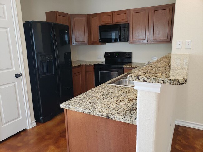 Foto del edificio - Townhome END unit