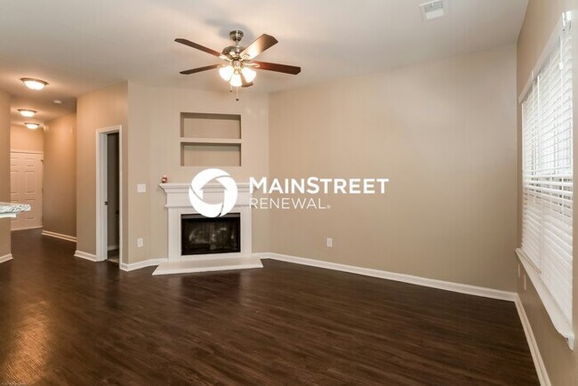 Building Photo - 3 Bedroom Pet-Friendly Home in College Par...