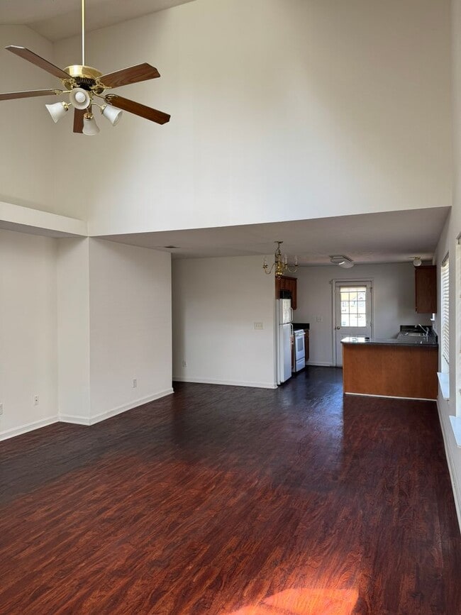 Building Photo - Charming 3-Bedroom Home in the Heart of La...